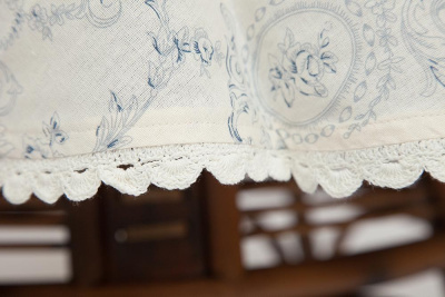 Скатерть в подарочной упаковке Secret De Maison Saint-Michel (D 150см). Фото