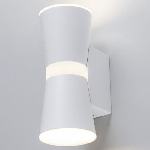 Бра Elektrostandard Viare a043954 фото Бра Elektrostandard Viare a043954. Фото №1